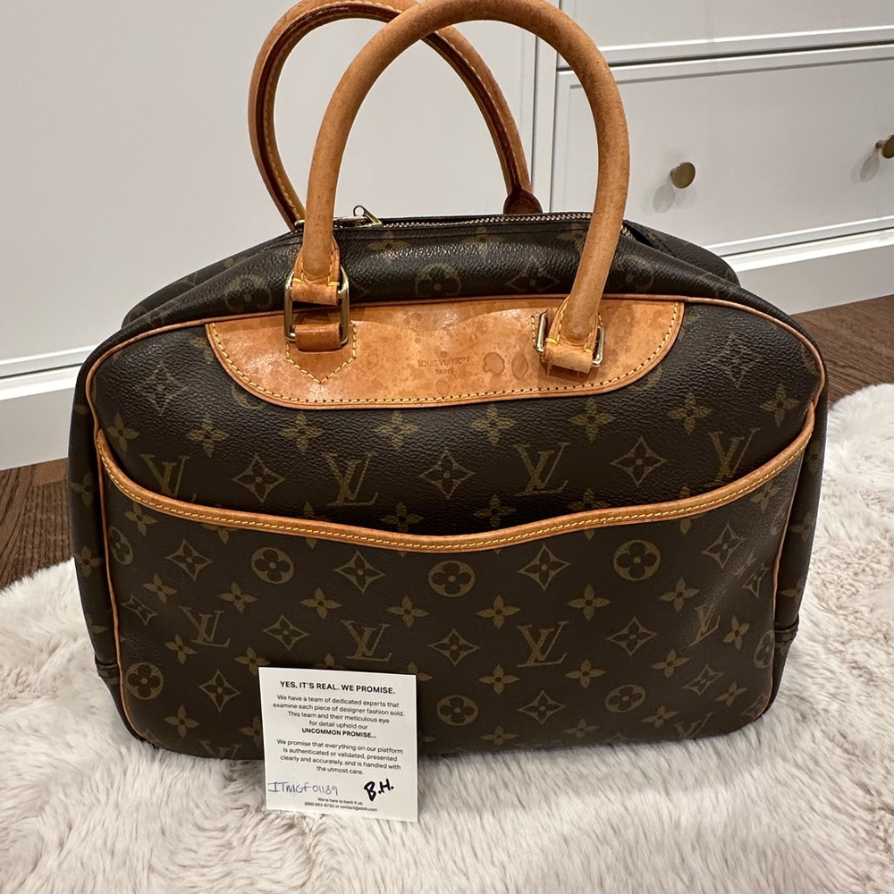 Copy 3-Part of collection listing of 3
Louis Vuitton Travel Duffel Bag
